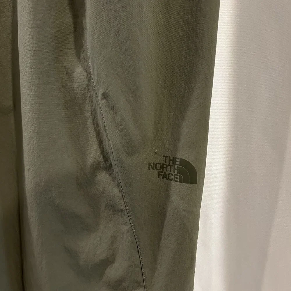 Northface Men's Green Nylon Hiking‎ Outdoor Pants Size 40